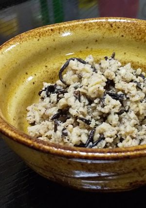 【給食】ひじき入り鶏そぼろ-レシピのメイン写真