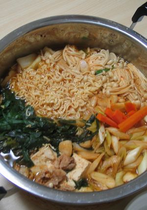 味噌ラーメン鍋アンド味噌すいとん-レシピのメイン写真