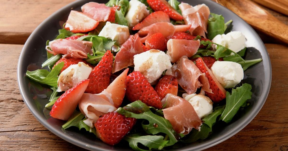 基本からアレンジまで！思わずつくりたくなる「生ハム イチゴ」の