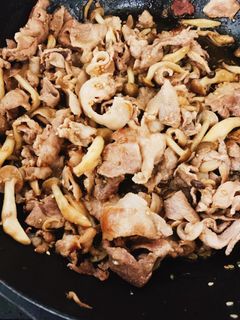 簡単!絶品!豚肉としめじの生姜ポン酢炒め-レシピのメイン写真