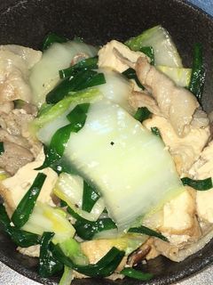 豚バラと厚揚げとニラの海鮮味覇炒め-レシピのメイン写真