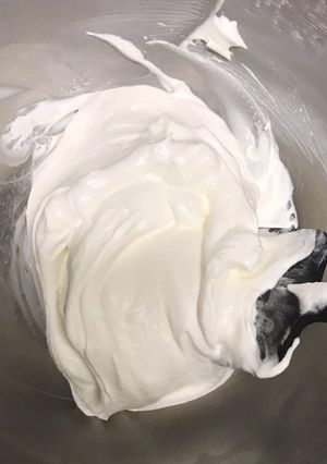 ヨーグルトホイップクリーム-レシピのメイン写真