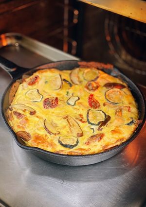 干し野菜のスキレットチーズオムレツ-レシピのメイン写真