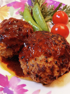 定番*肉汁あふれるハンバーグ-レシピのメイン写真