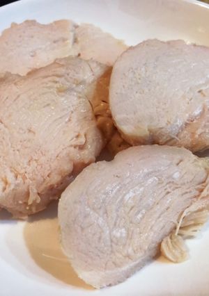 低温調理器で蜂蜜と塩麹の超しっとり鶏ハム-レシピのメイン写真