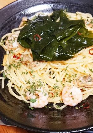 海老入ボンゴレon the ワカメ-レシピのメイン写真