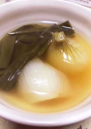 丸ごと新たまコンソメスープ-レシピのメイン写真
