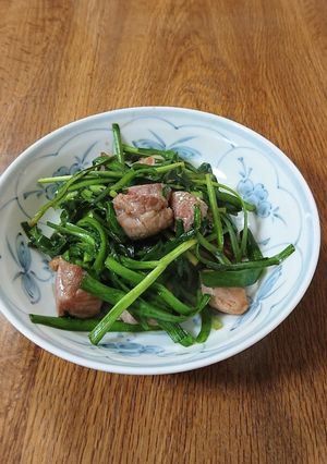 肉にらサイコロステーキ風-レシピのメイン写真