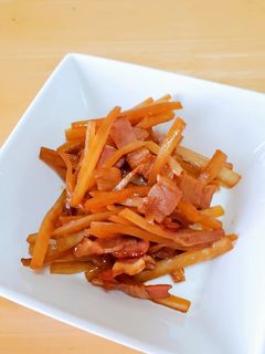 大根の皮とベーコンの炒めもの-レシピのメイン写真