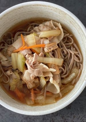 低フォドマップ　昼飯の献立《豚バラ蕎麦》-レシピのメイン写真