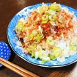 ◇簡単ランチ◇おかかネギが旨い!鮭缶丼
