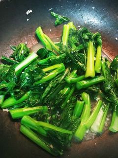 菜心(ちょいさむ)の香港風にんにく炒め-レシピのメイン写真