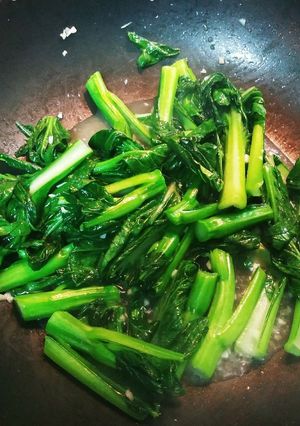 菜心(ちょいさむ)の香港風にんにく炒め-レシピのメイン写真