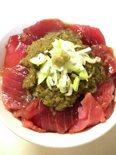 漬けマグロとめかぶ丼-レシピのメイン写真