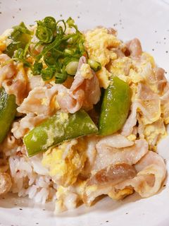 豚バラとスナップえんどうの卵とじ丼-レシピのメイン写真