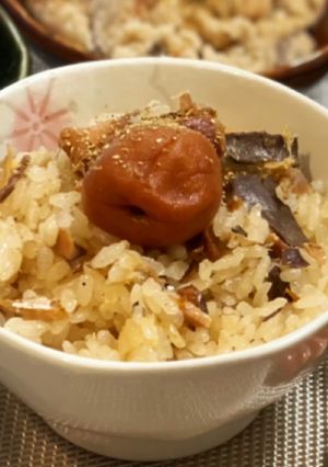 さば味噌缶で炊き込みごはん-レシピのメイン写真