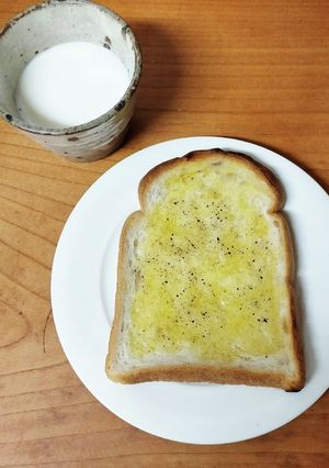 オリーブオイルで簡単♪ガーリックトースト-レシピのメイン写真