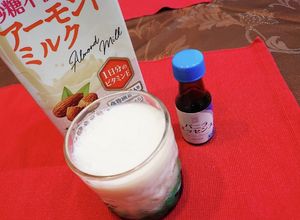 アーモンドミルクにバニラエッセンス-レシピのメイン写真