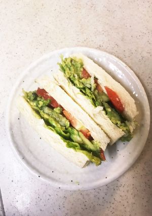 食パンでアボカド野菜サンドイッチ-レシピのメイン写真