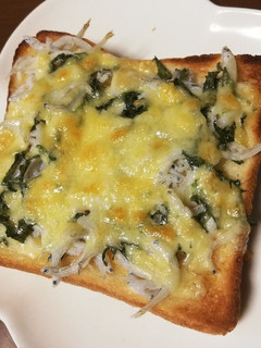 しらすと紫蘇のピザトースト-レシピのメイン写真