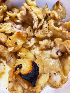 《我が家のおつまみ》刺さない焼き鶏塩鶏皮-レシピのメイン写真