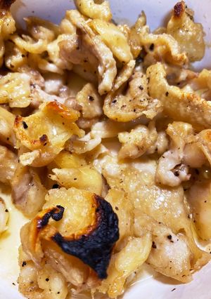 《我が家のおつまみ》刺さない焼き鶏塩鶏皮-レシピのメイン写真