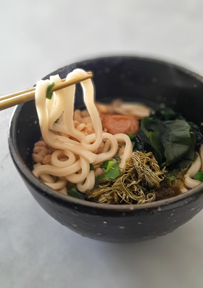 ほっこり♡とろろ昆布と梅の温うどん-レシピのメイン写真