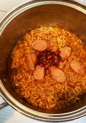 【悪魔の夜食♡】プデチゲ風簡単ラーメン-レシピのメイン写真