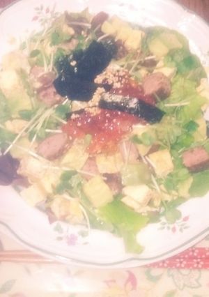 ステーキとベビーリーフのサラダちらし寿司-レシピのメイン写真