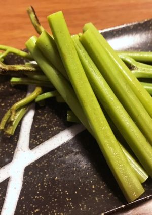 シャキシャキな春の味☆わらびのお刺身-レシピのメイン写真