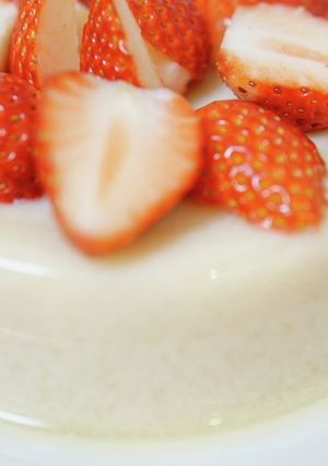 ケーキ風仕立て♡苺の豆乳かんてん-レシピのメイン写真