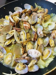 レタスと新玉ねぎであさりの酒蒸し-レシピのメイン写真