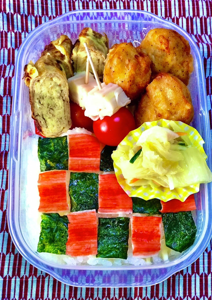 簡単　格子柄　のり　かにかま　弁当-レシピのメイン写真