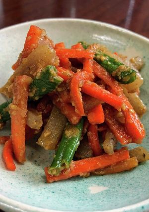 人参とこんにゃくのごま味噌甘辛炒め-レシピのメイン写真
