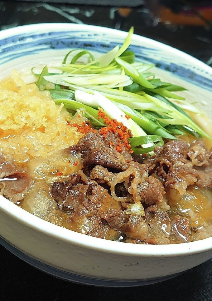 甘辛煮使用出汁まで美味しいコク旨肉うどん-レシピのメイン写真