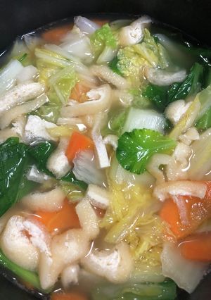 たっぷり野菜と油揚げの鶏がらスープ-レシピのメイン写真