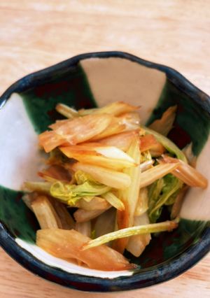 病み付き！セロリのニンニク醤油炒め-レシピのメイン写真