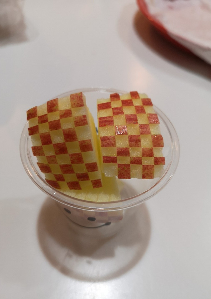 リンゴ飾り切り　市松模様-レシピのメイン写真