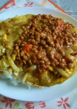 明太納豆載せオムレツのカフェ丼-レシピのメイン写真