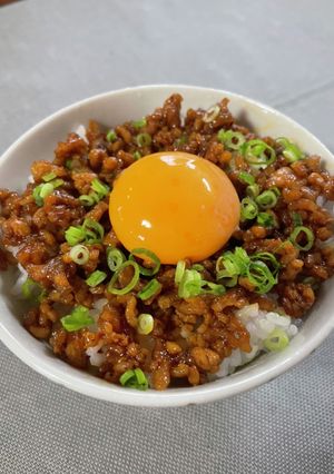 ズボラ飯☆旨辛そぼろ丼-レシピのメイン写真