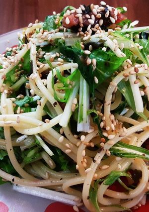 水菜溢れる梅とワカメのパスタ-レシピのメイン写真
