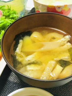 ネギと油揚げとワカメのお味噌汁-レシピのメイン写真