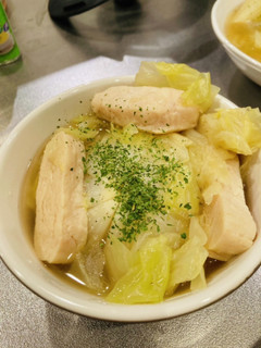 新玉ねぎとキャベツとサラダチキンのスープ-レシピのメイン写真