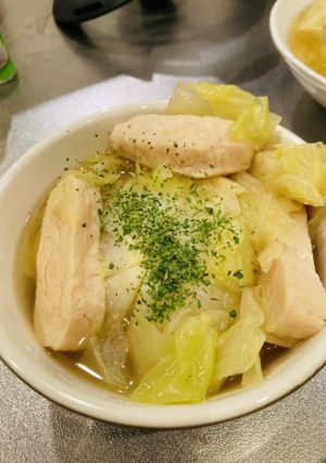 新玉ねぎとキャベツとサラダチキンのスープ-レシピのメイン写真