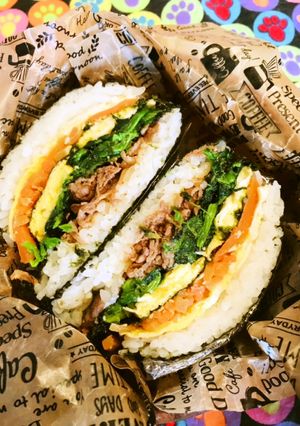 牛小間玉子にんじんれん草で折り畳みキンパ-レシピのメイン写真