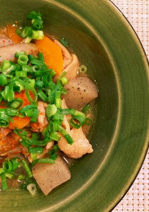 豚肉とごぼうとこんにゃくの味噌煮込み-レシピのメイン写真