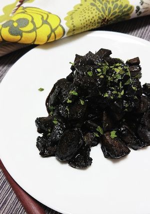 おうち晩酌に！ワインに合うイカの墨煮-レシピのメイン写真