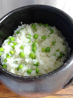 土鍋で炊く☆えんどう豆の豆ご飯♪-レシピのメイン写真