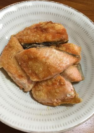 ☆卵焼き器で鮭をパリパリさせたくて-レシピのメイン写真
