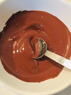 お皿一つ、レンジで簡単チョコの溶かし方-レシピのメイン写真